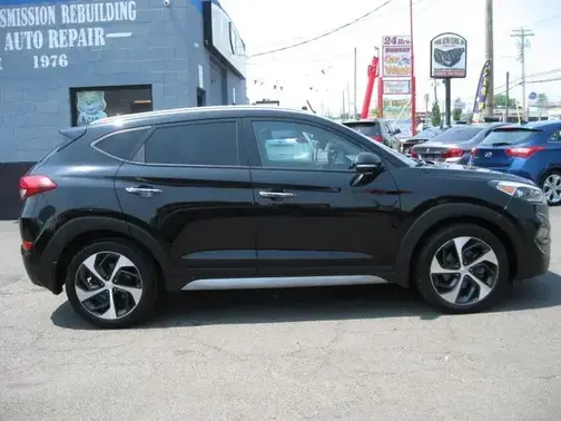 Black 2017 Hyundai TUCSON Limited
