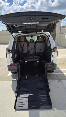 2024 Toyota Sienna LE