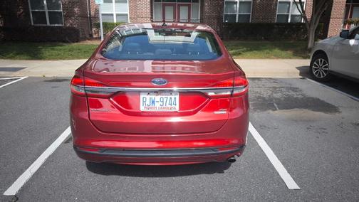 Red 2018 Ford Fusion SE