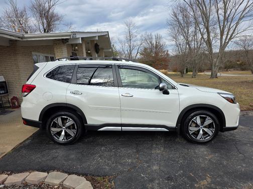 White 2019 Subaru Forester Touring