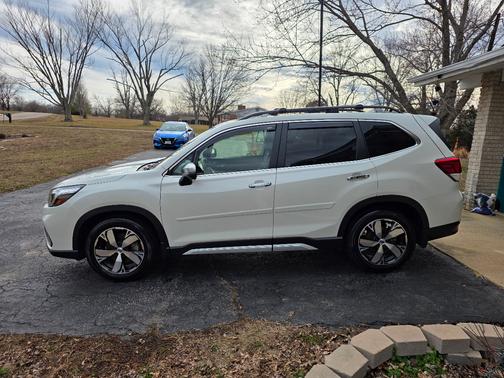 White 2019 Subaru Forester Touring