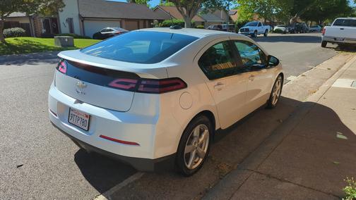 White 2015 Chevrolet Volt Base