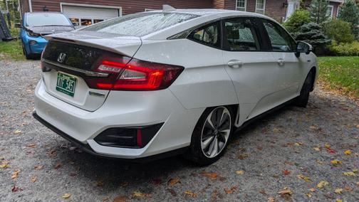 White 2021 Honda Clarity Plug-In Hybrid Base