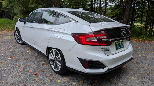 White 2021 Honda Clarity Plug-In Hybrid Base
