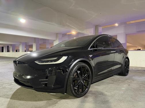 Black 2016 Tesla Model X 75D