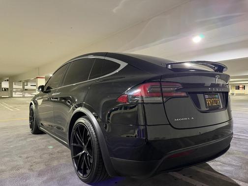 Black 2016 Tesla Model X 75D