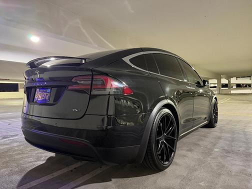Black 2016 Tesla Model X 75D