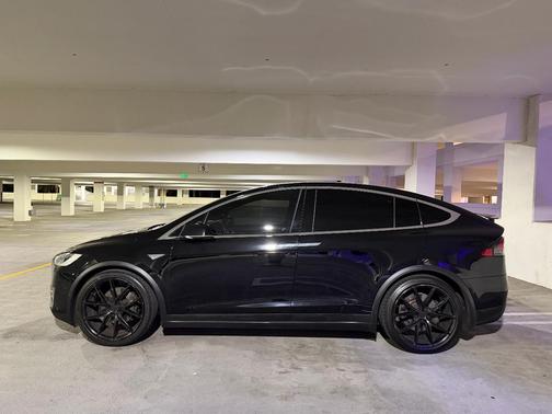 Black 2016 Tesla Model X 75D