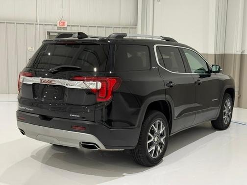 Black 2023 GMC Acadia SLT