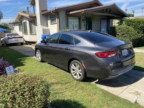 2016 Chrysler 200 Limited