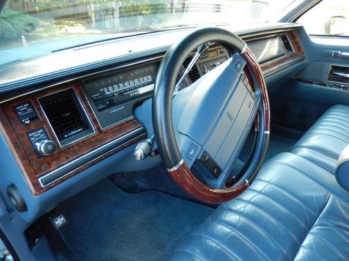 Blue 1992 Lincoln Town Car Executive