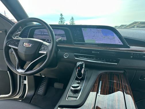 2023 Cadillac Escalade Luxury