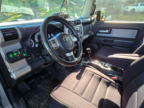 2013 Toyota FJ Cruiser Base