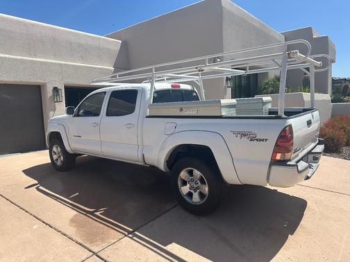 White 2006 Toyota Tacoma PreRunner