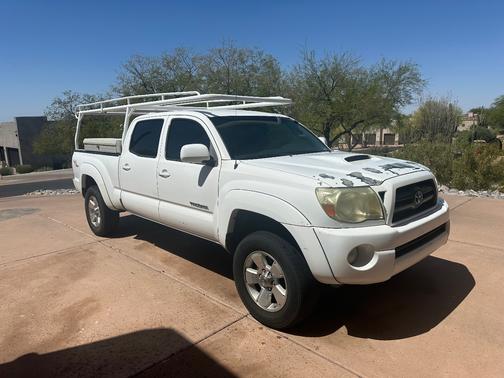 White 2006 Toyota Tacoma PreRunner