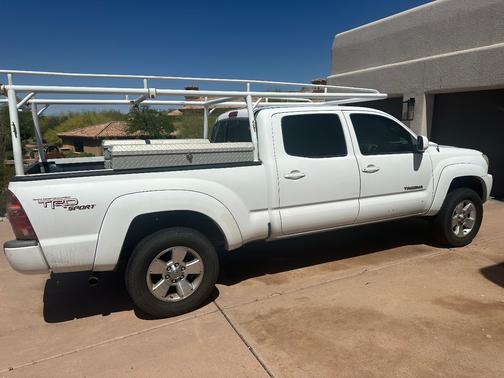 White 2006 Toyota Tacoma PreRunner