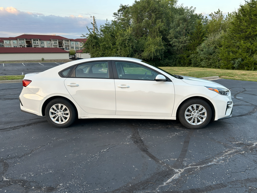 White 2020 Kia Forte FE