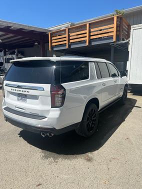 White 2022 Chevrolet Suburban Premier