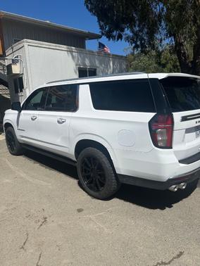 White 2022 Chevrolet Suburban Premier