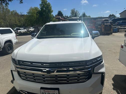 White 2022 Chevrolet Suburban Premier