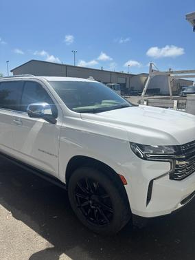 White 2022 Chevrolet Suburban Premier