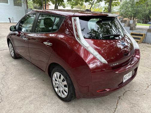 Red 2017 Nissan Leaf S