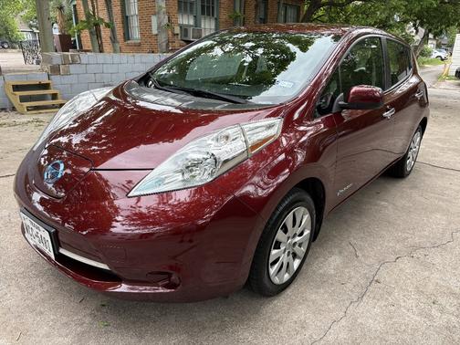 Red 2017 Nissan Leaf S