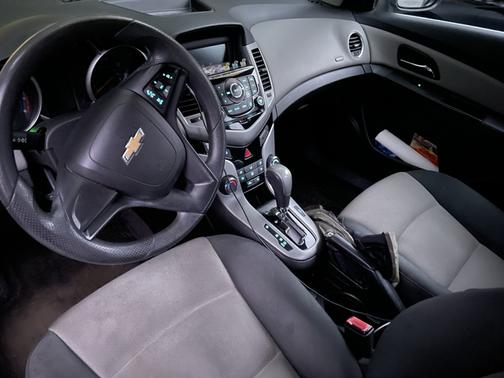 Silver 2012 Chevrolet Cruze LS