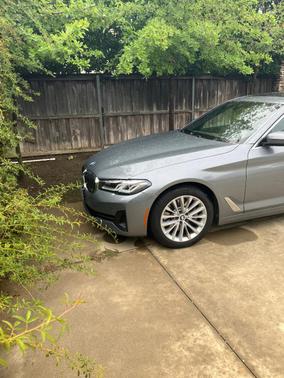 Gray 2023 BMW 530 i xDrive