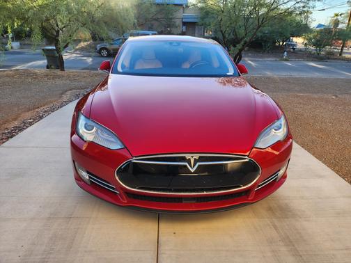 2015 Tesla Model S 85D