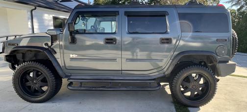 Green 2005 Hummer H2 Base