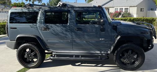 Green 2005 Hummer H2 Base