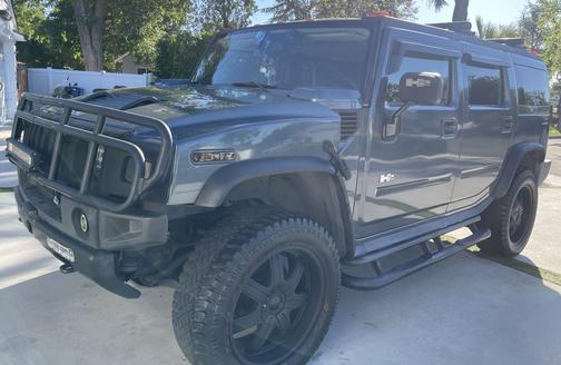 Green 2005 Hummer H2 Base