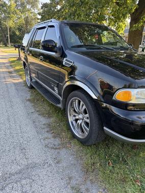 2001 Lincoln Navigator Base