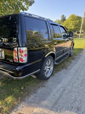 2001 Lincoln Navigator Base