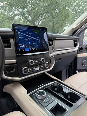 Blue 2022 Ford Expedition Max XLT