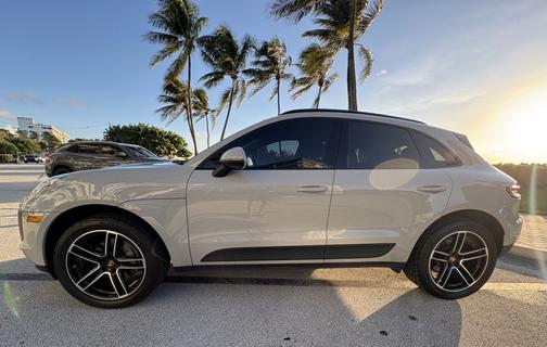 Gray 2019 Porsche Macan Macan