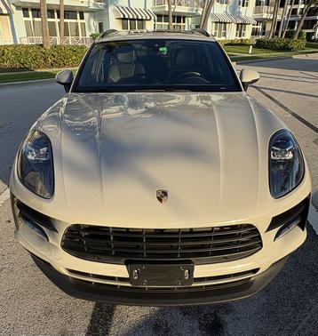 Gray 2019 Porsche Macan Macan