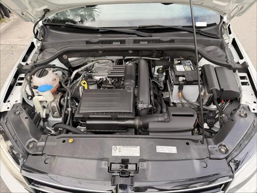 White 2017 Volkswagen Jetta 1.4T SE