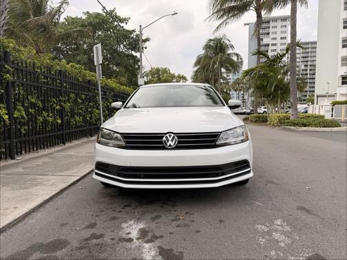 White 2017 Volkswagen Jetta 1.4T SE
