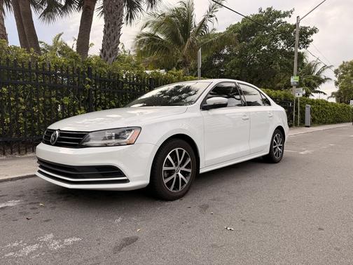 White 2017 Volkswagen Jetta 1.4T SE