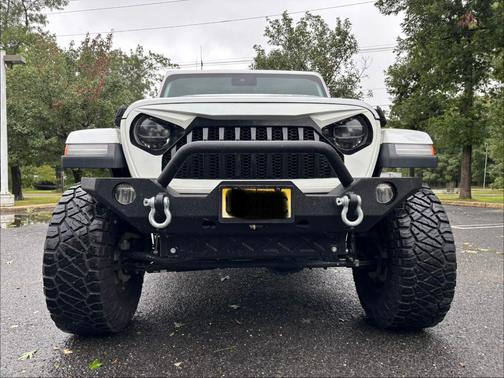 White 2019 Jeep Wrangler Unlimited Sahara