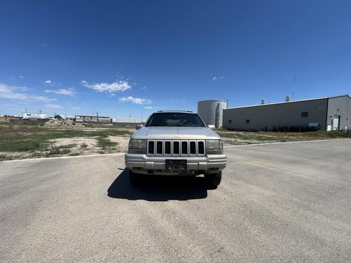 Gray 1997 Jeep Grand Cherokee Limited 4WD