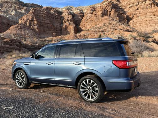 Blue 2020 Lincoln Navigator Reserve