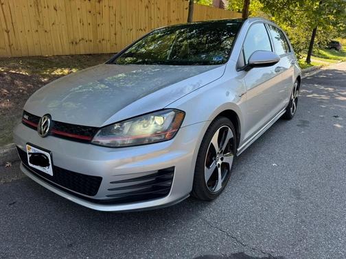 Silver 2015 Volkswagen Golf GTI 2.0T SE 4-Door