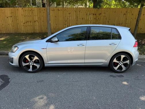 Silver 2015 Volkswagen Golf GTI 2.0T SE 4-Door