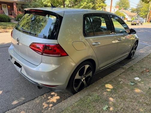 Silver 2015 Volkswagen Golf GTI 2.0T SE 4-Door