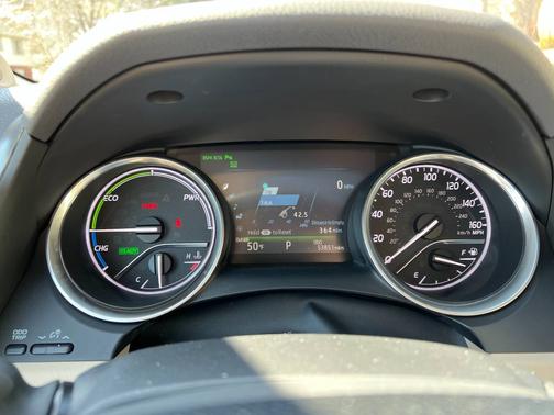 Photo 5 of 7 of 2018 Toyota Camry Hybrid XLE