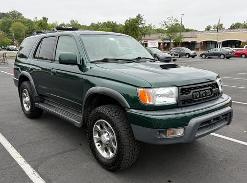 Green 1999 Toyota 4Runner SR5 4WD