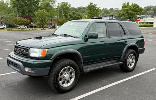 Green 1999 Toyota 4Runner SR5 4WD